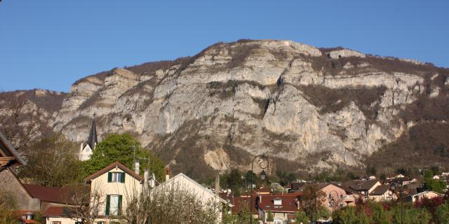 La vue sur le Salève depuis le centre de Collonges-sous-Salève