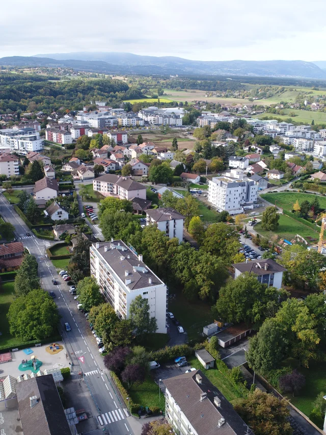 Vue aérienne de la ville de Saint-Julien-en-Genevois