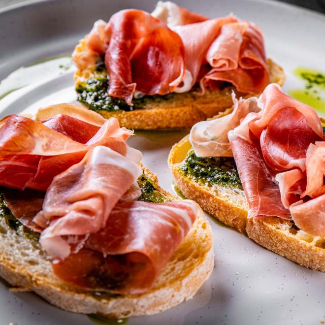 Bruschetta con aglio selvatico