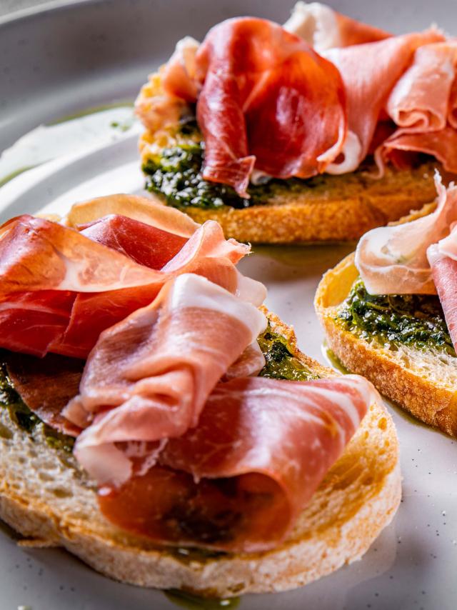 Bruschetta con aglio selvatico