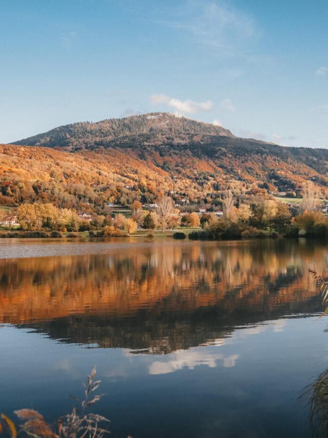 Vista sulle Voirons dal Lac de Machilly
