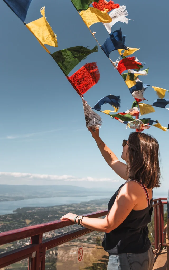 Reisezielfilm Tag 2 Buddhistischer Tempel Shedrub Choekhor Ling Sommer 2024 Celine Ducrettet 9136