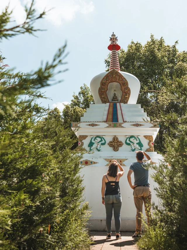FILM DI DESTINAZIONE - GIORNO 2 - Tempio buddista - Shedrub Choekhor Ling - ESTATE 2024