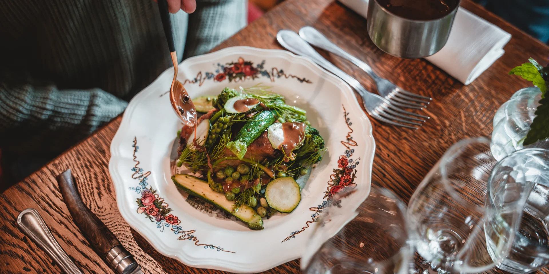 FILM DI DESTINAZIONE - GIORNO 3 - BISTROT DI MADELEINE - ESTATE 2024