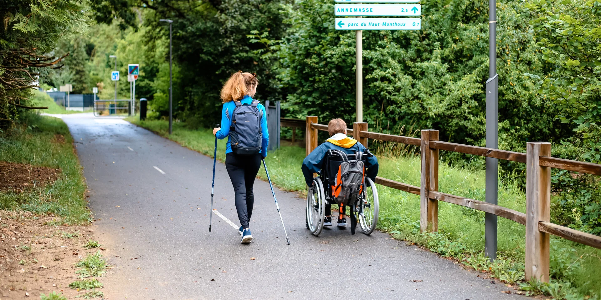 Deux Femmes Se Promenant Sur La Voieverte Ot Monts Du Genevois A.modylevskaia 4346 1920px