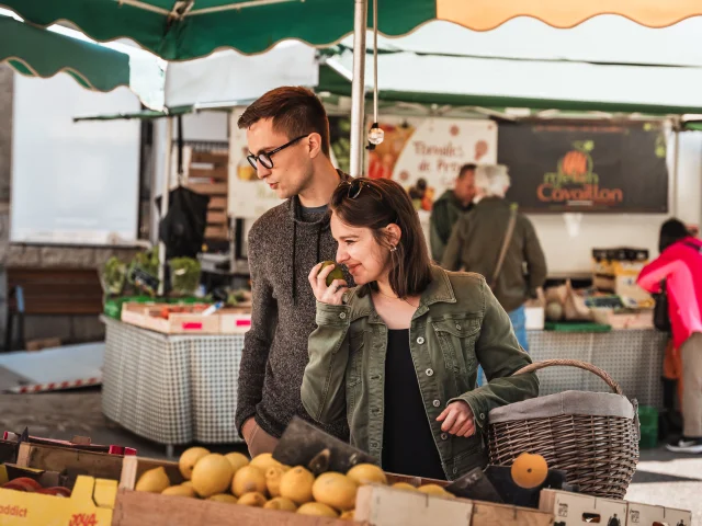 FILM DE DESTINATION - JOUR 2 - MARCHÉ DE CRUSEILLES - ÉTÉ 2024