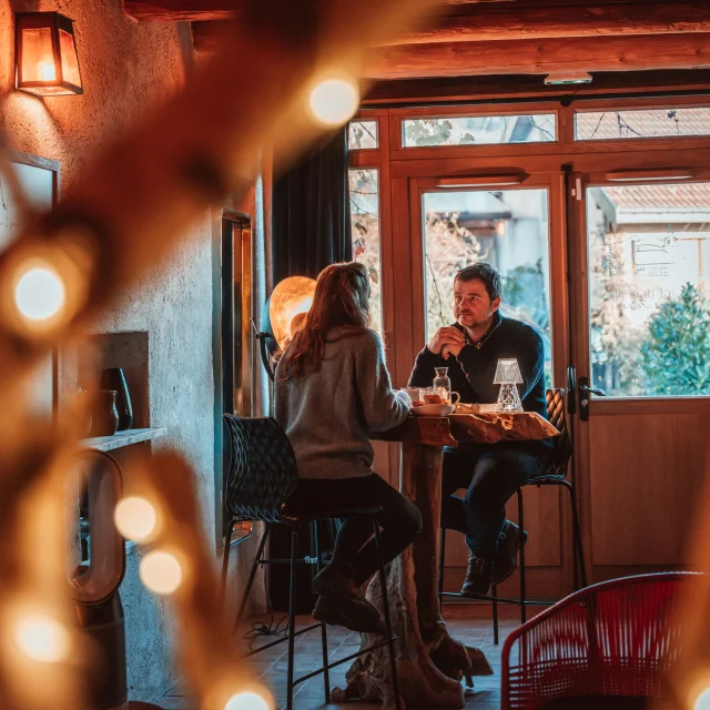 L'albergo di Charly e le sue ragazze - Charly