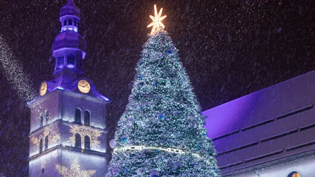 Illuminated Christmas Tree in Megève by Antoine Barbot 1004 800px.jpg