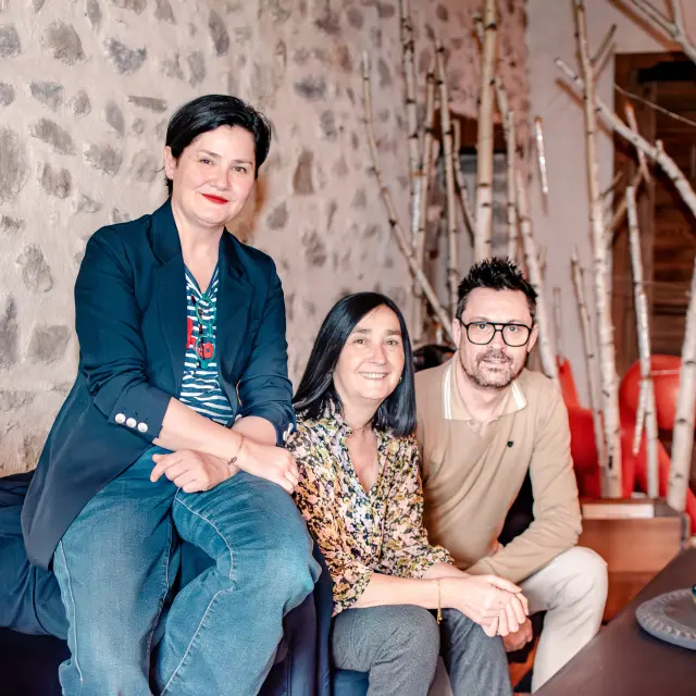 Portrait Famille Van Herrewege - L'Auberge de Charly et ses filles